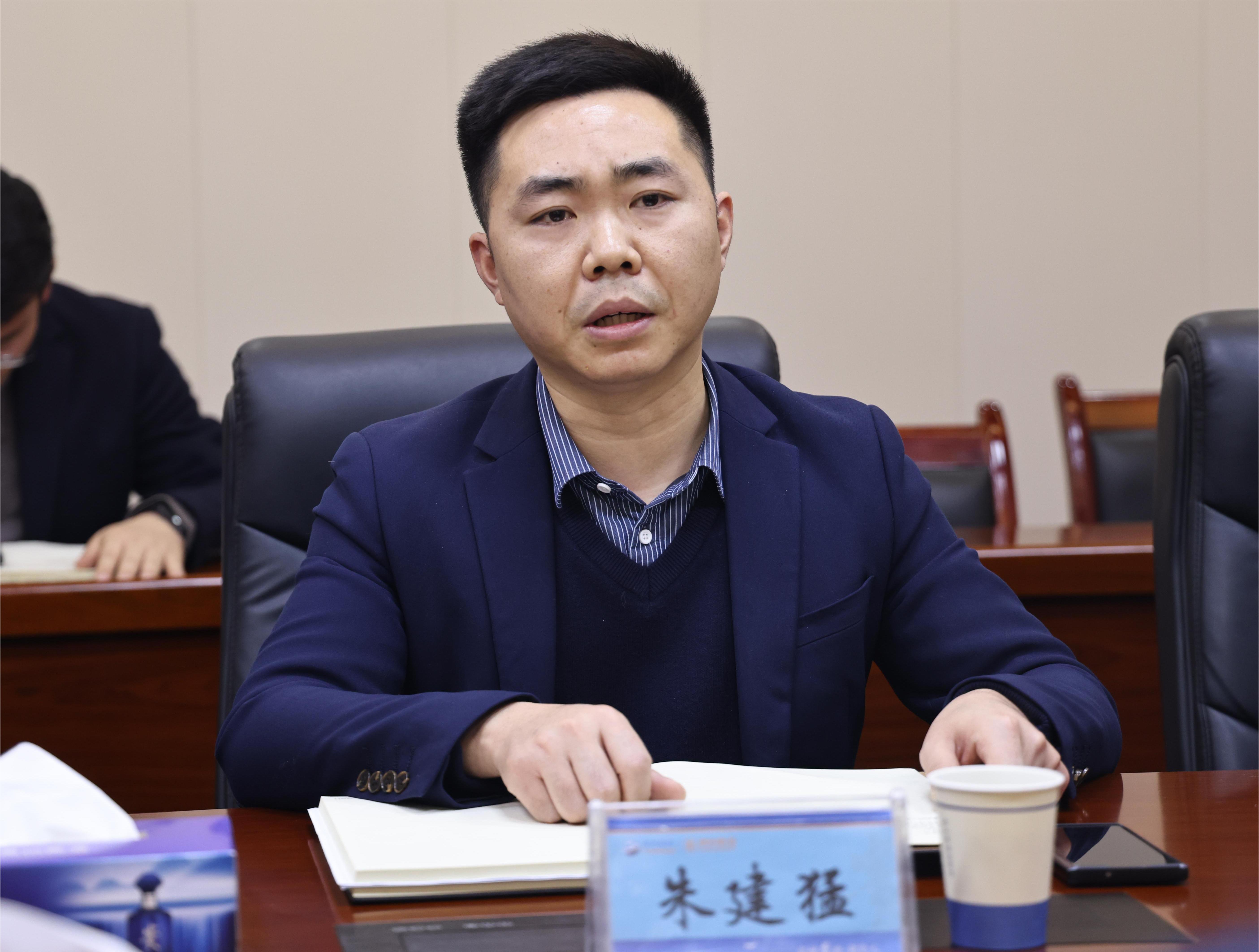 99769410.jpg 99769410.jpg