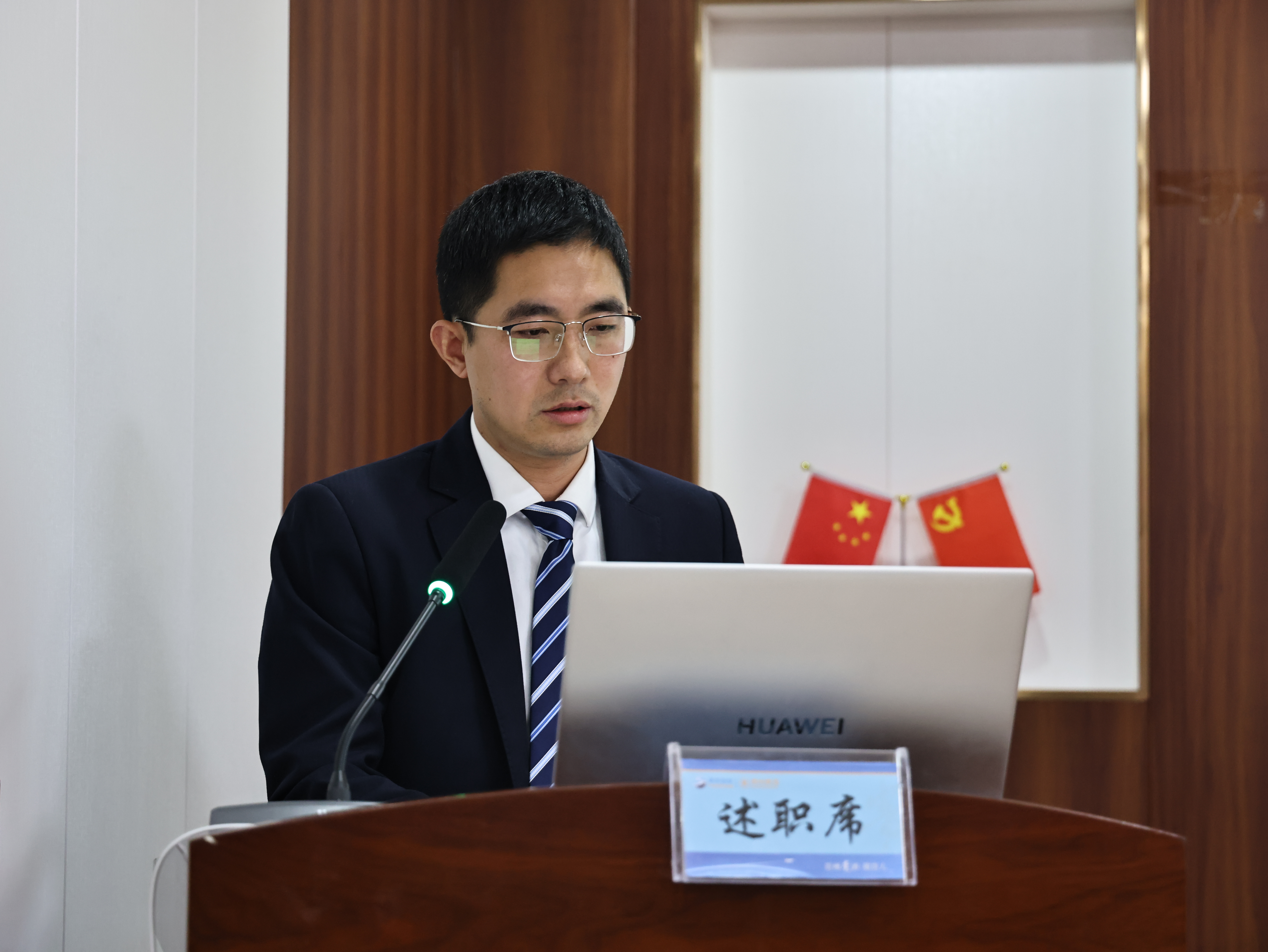 83481159.jpg 83481159.jpg